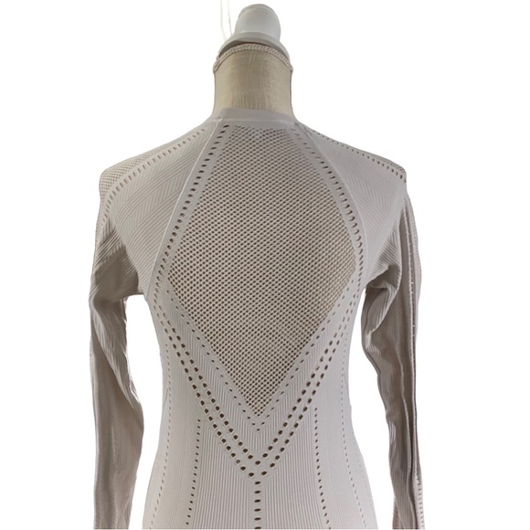 Athleta Oxygen Women Seamless Long Sleeve Mesh Cut Out Shirt Sz Sm Ivory - Picture 7 of 12